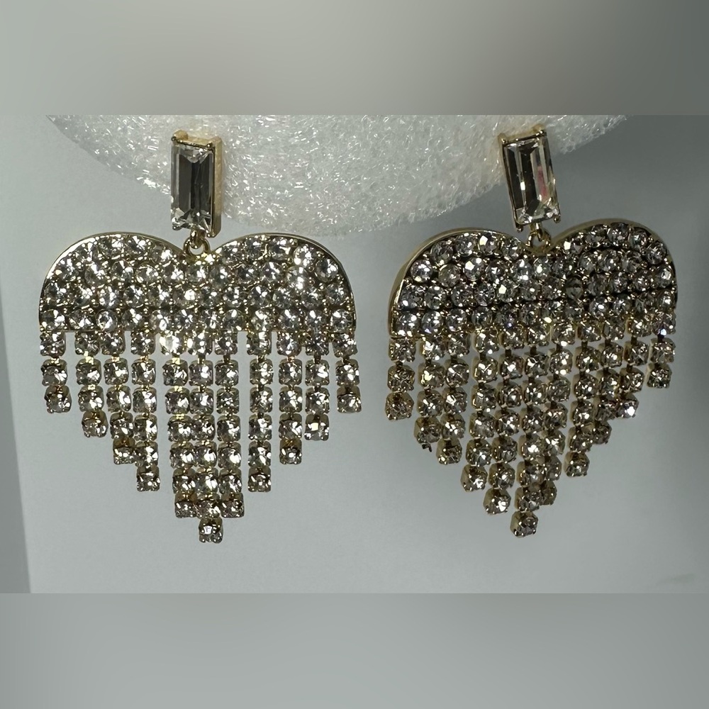 💛💎NWT GUESS Gold Tone Crystal Heart Dangle Statement Earrings Chandelier Sparkle - Picture 6 of 16